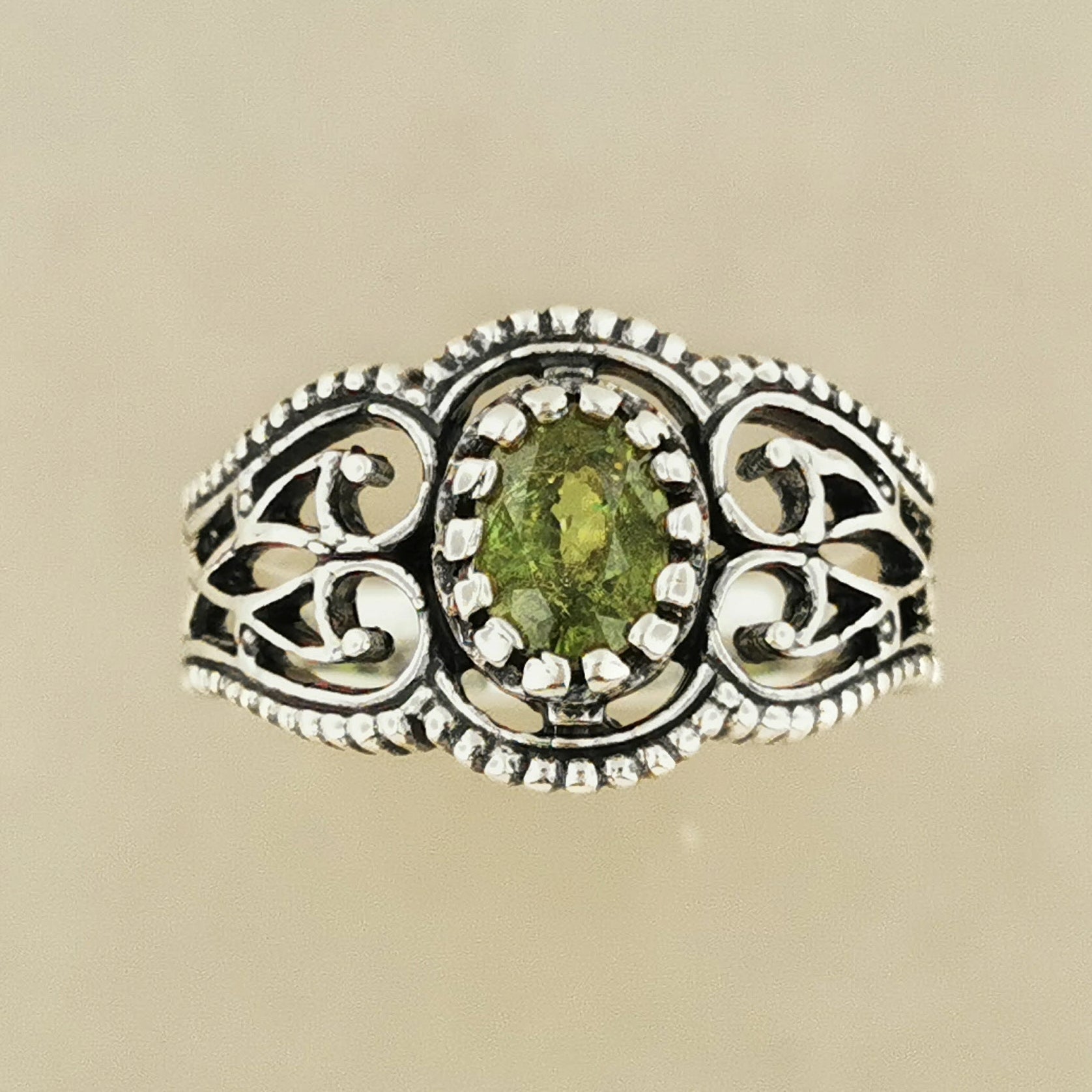 Vintage Style Filigree Ring with Gemstone in Sterling Silver - Le Dragon Argenté