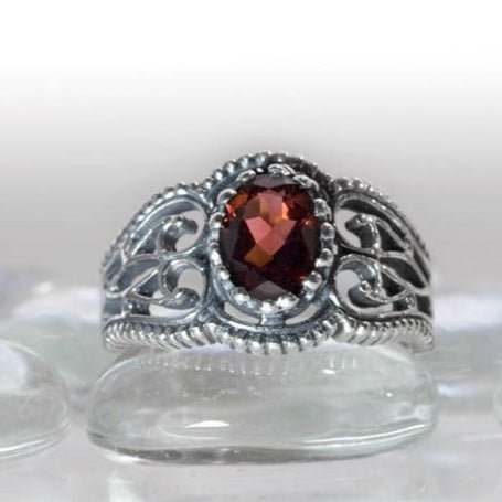 Vintage Style Filigree Ring with Gemstone in Sterling Silver - Le Dragon Argenté