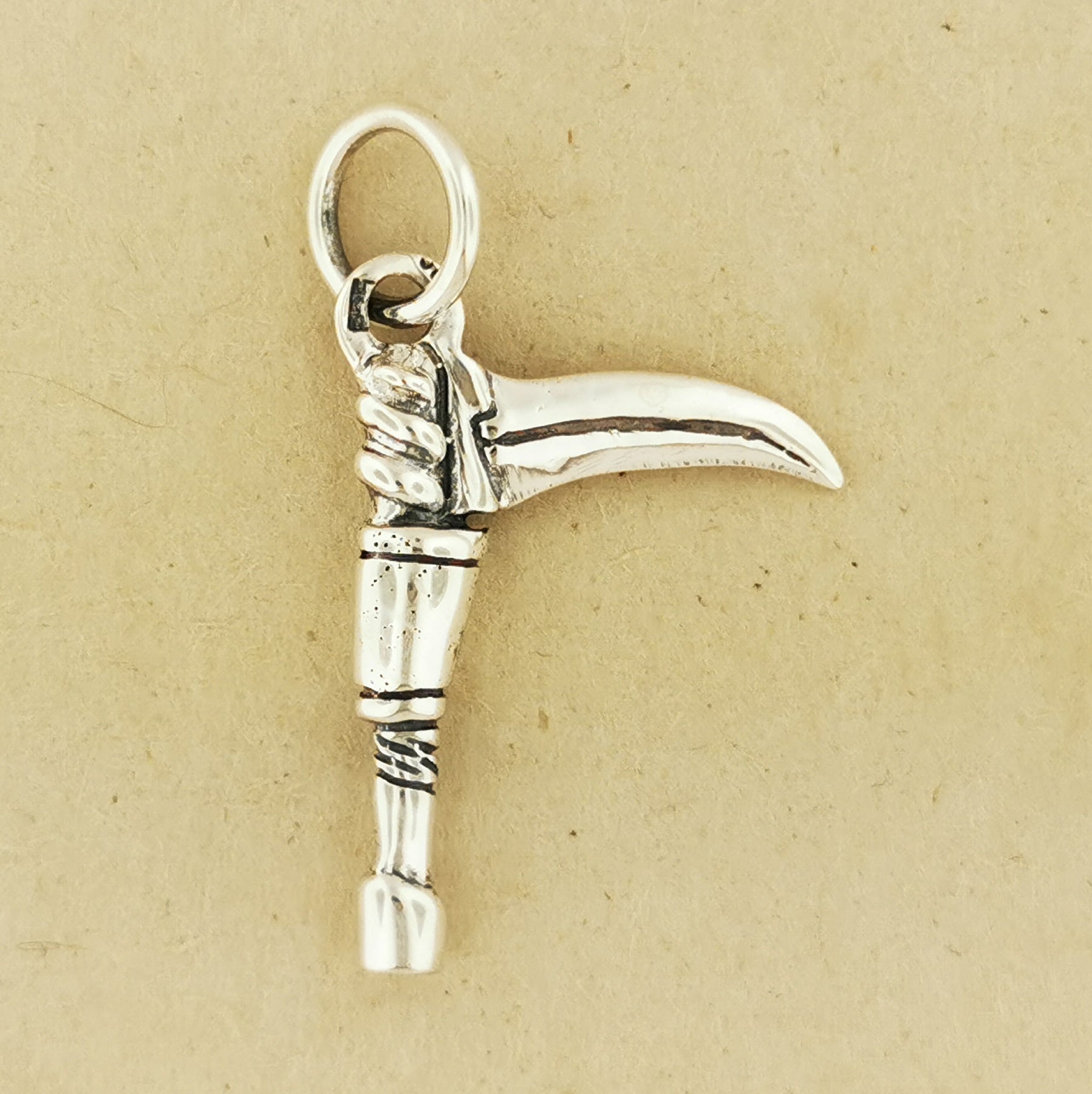 Warlock Scythe Charm - Le Dragon Argenté - cosplay pendant - gamer charm - gamer pendant