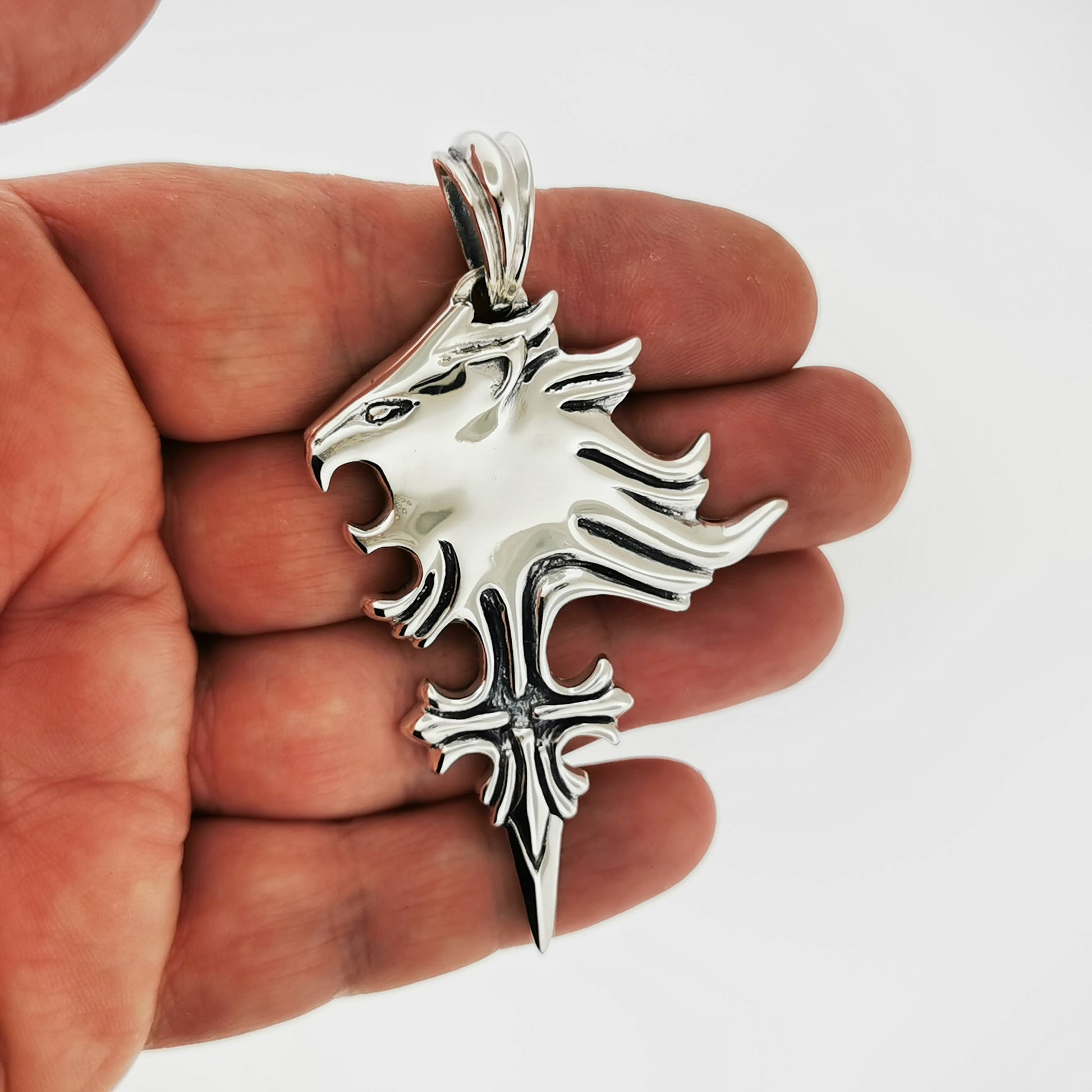 Large Final Fantasy 8 Squall Griever Pendant in 925 Silver or Bronze, FFVIII Cosplay Pendant, FFVIII Sleeping Lion Pendant, FF8 Pendant,  Final Fantasy 8 Squall Griever Pendant, Silver FF8 Sleeping Lion Pendant, Silver Final Fantasy VIII Pendant
