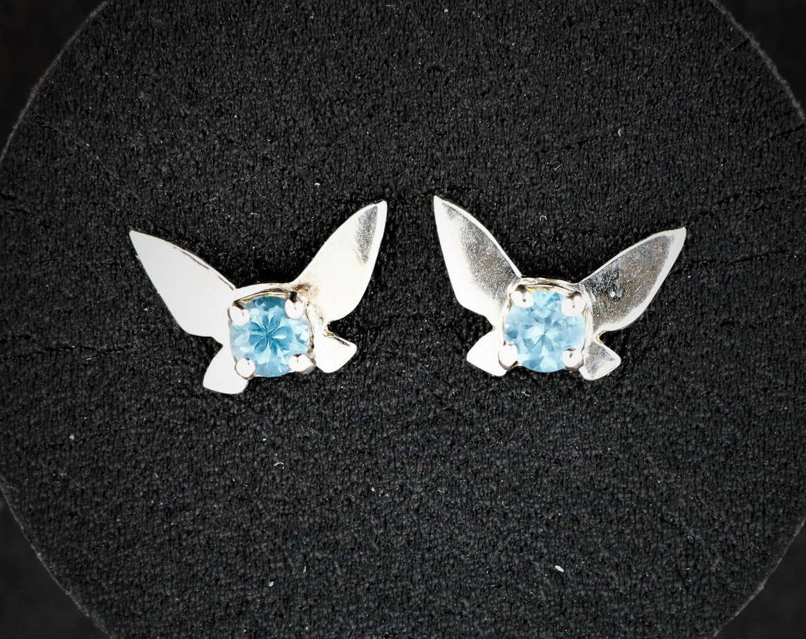 Legend of Zelda Navi Fairy Earrings in Sterling Silver, legend of zelda earrings, legend of zelda navi gemstone stud earrings
