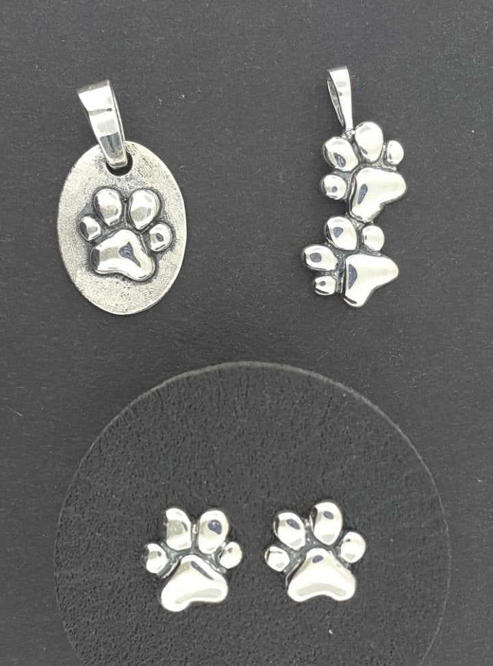 Paw Print Medallion in Sterling Silver or Antique Bronze