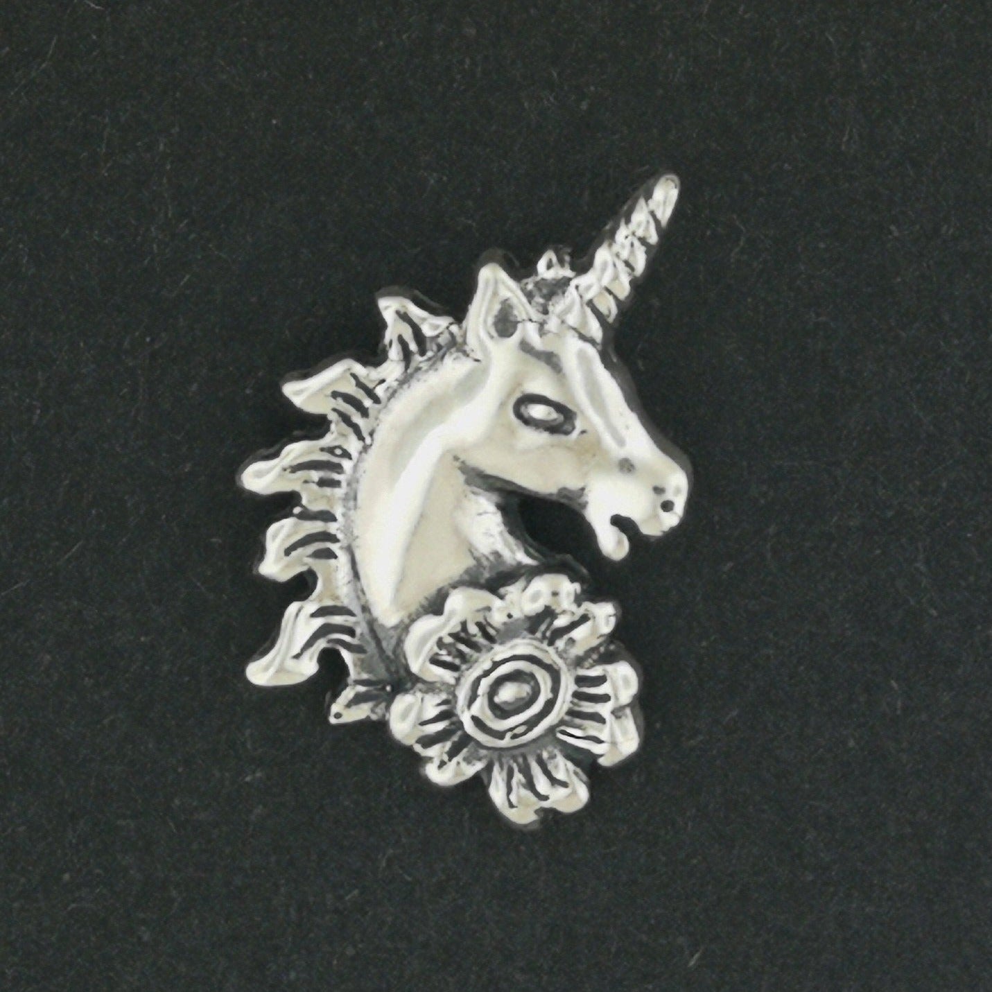 Breloque tête de licorne en argent sterling ou bronze antique