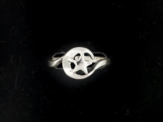 Moon and Star Ring in Sterling Silver