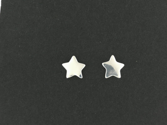 Clous d'oreilles étoiles faits à la main en argent sterling