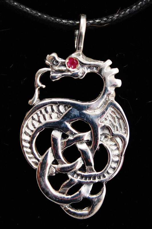 Dragon celtique entrelacé avec oeil rubis en argent sterling