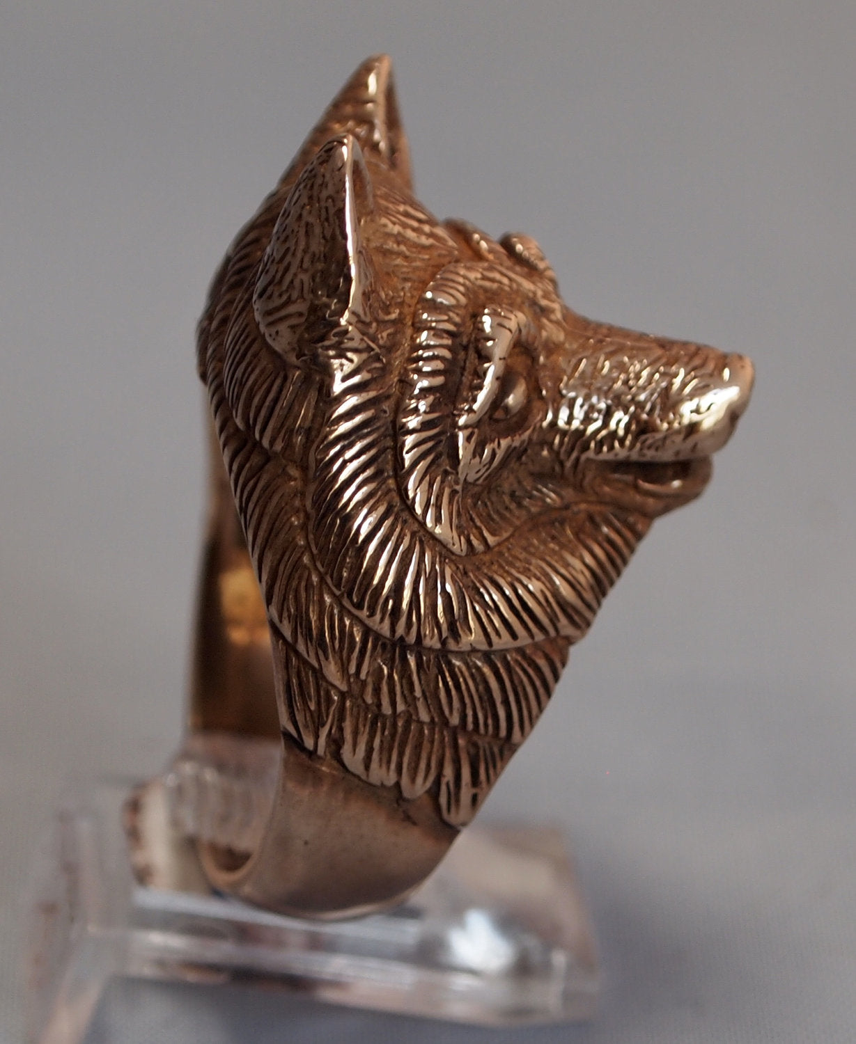Wolf Ring in Antique Bronze, Bronze Wolf Ring, Bronze Animal Ring, Bronze Animal Jewelry, Bronze Animal Jewellery, Mens Wolf Ring, Bronze Wolf Jewellery, Bronze Wolf Jewelry, 3D Wolf Ring, Animal Lover Ring
