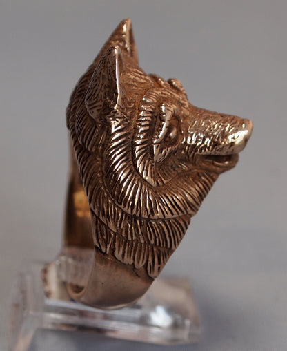 Wolf Ring in Antique Bronze